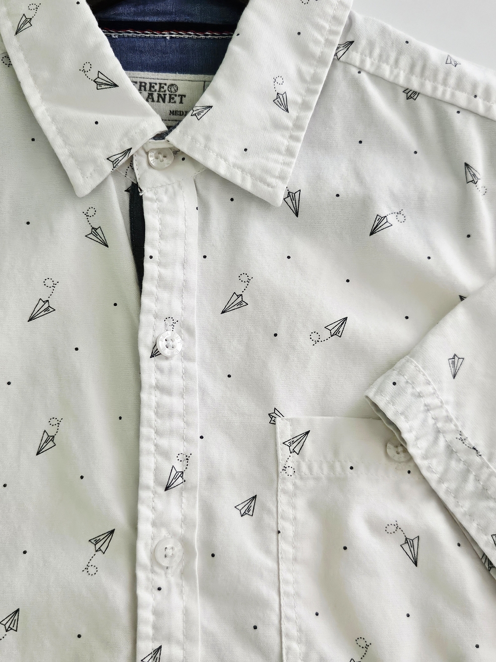Paper Airplane Print Free Planet Button Down Shirt Medium Short Sleeve Off White